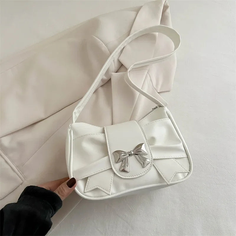 Marbelle Casual Elegance — Bolso bajo el brazo con diseño sofisticado, ligero y práctico para uso diario y salidas nocturnas