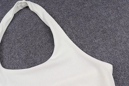 Luna Aura Crop — Top corto de cuello halter con acabado elegante y ajuste favorecedor, ideal para destacar en cualquier ocasión