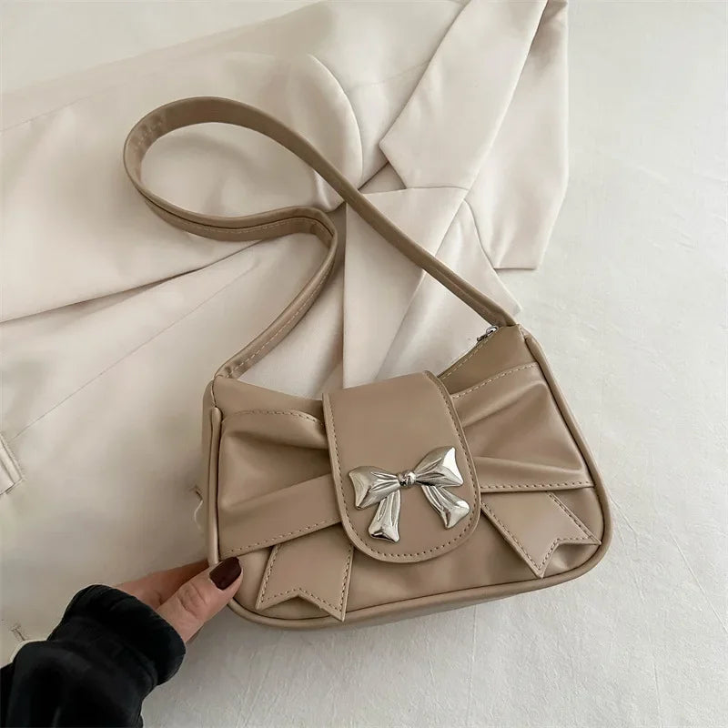 Marbelle Casual Elegance — Bolso bajo el brazo con diseño sofisticado, ligero y práctico para uso diario y salidas nocturnas
