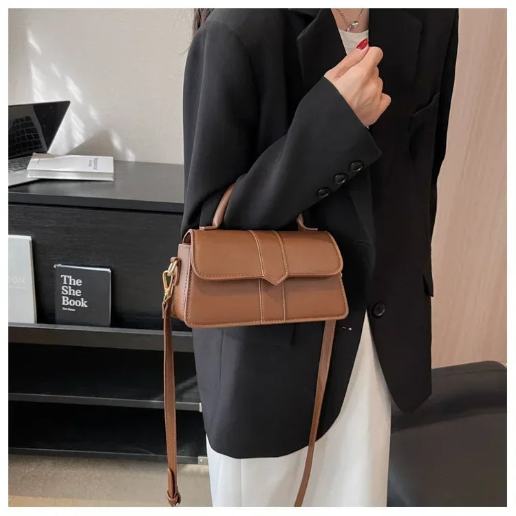 Bolso Aura Vintage-Inspirado en la elegancia clásica, este bolso aporta un toque refinado y femenino a cualquier ocasión. Ideal para quienes aman el estilo atemporal.