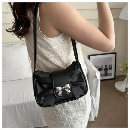 Marbelle Casual Elegance — Bolso bajo el brazo con diseño sofisticado, ligero y práctico para uso diario y salidas nocturnas