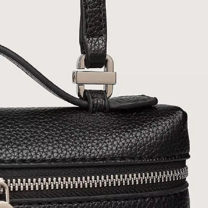 Lychelle Mini Luxe Bag — Bolso mini tipo “lunch box” con textura de grano lichi, diseño elegante y moderno, ideal para looks sofisticados y uso diario