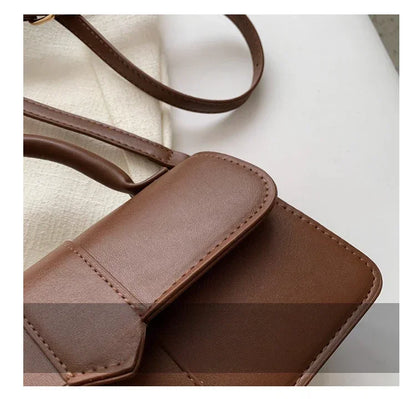 Bolso Aura Vintage-Inspirado en la elegancia clásica, este bolso aporta un toque refinado y femenino a cualquier ocasión. Ideal para quienes aman el estilo atemporal.