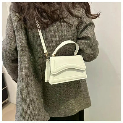 Bolso Aura de Lujo-Un bolso elegante y funcional que transmite exclusividad, confianza y buen gusto en cada detalle.