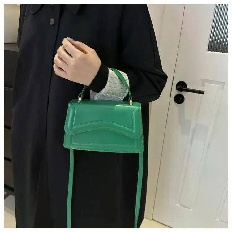 Bolso Aura de Lujo-Un bolso elegante y funcional que transmite exclusividad, confianza y buen gusto en cada detalle.