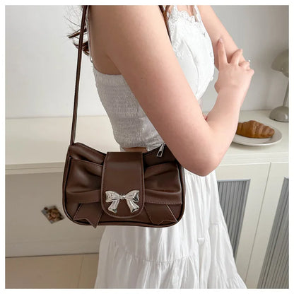 Marbelle Casual Elegance — Bolso bajo el brazo con diseño sofisticado, ligero y práctico para uso diario y salidas nocturnas