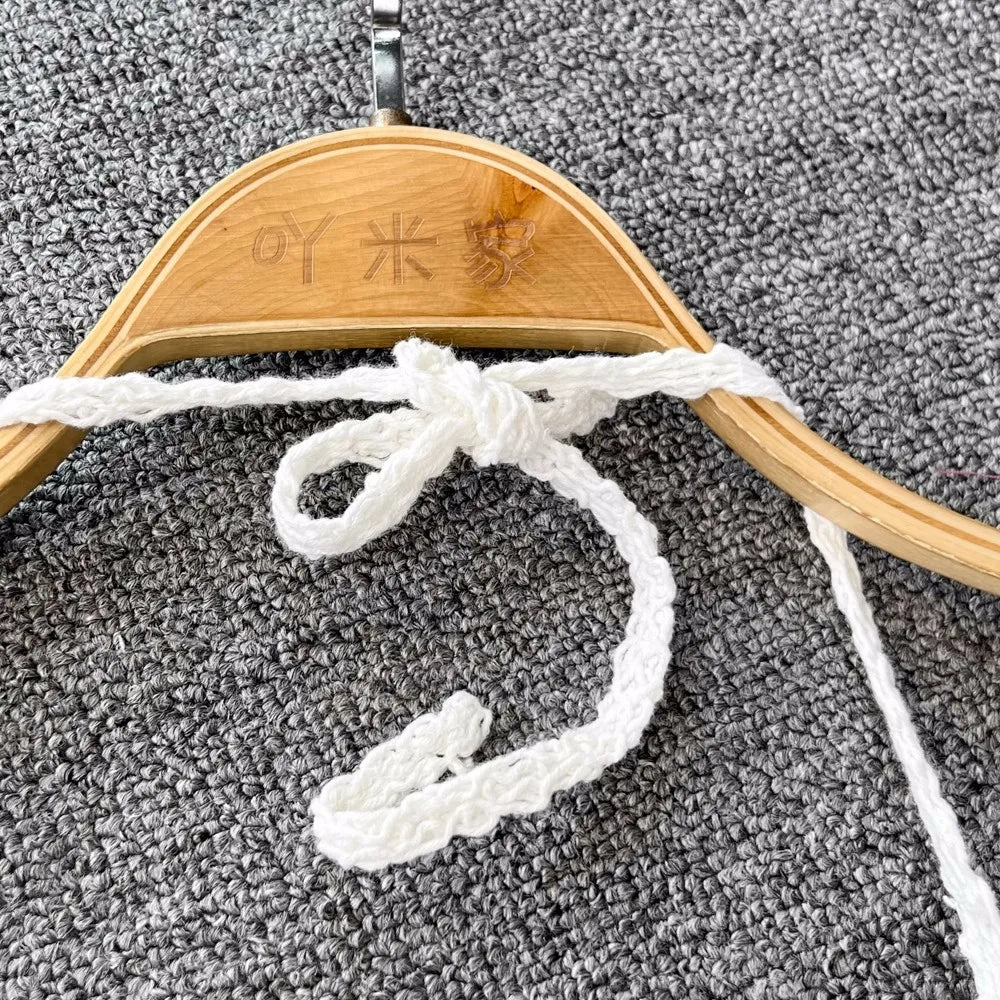 Lunessa Summer Chic — Set de dos piezas tejido con acabado delicado, ideal para paseos junto al mar y escapadas de verano