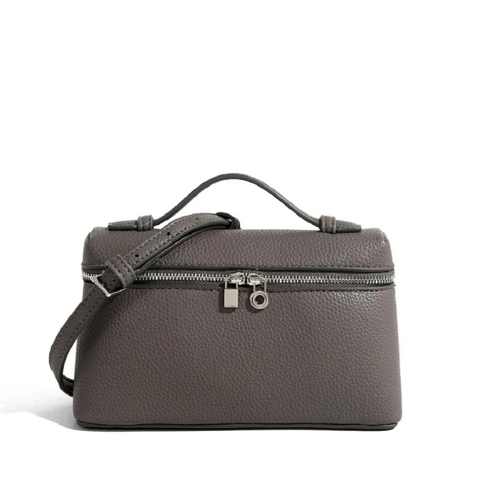 Lychelle Mini Luxe Bag — Bolso mini tipo “lunch box” con textura de grano lichi, diseño elegante y moderno, ideal para looks sofisticados y uso diario