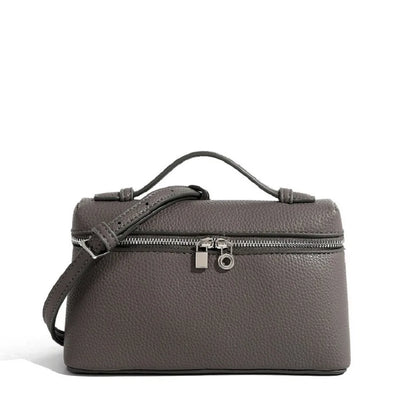 Lychelle Mini Luxe Bag — Bolso mini tipo “lunch box” con textura de grano lichi, diseño elegante y moderno, ideal para looks sofisticados y uso diario