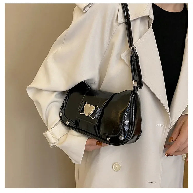 Marbelle Casual Elegance — Bolso bajo el brazo con diseño sofisticado, ligero y práctico para uso diario y salidas nocturnas
