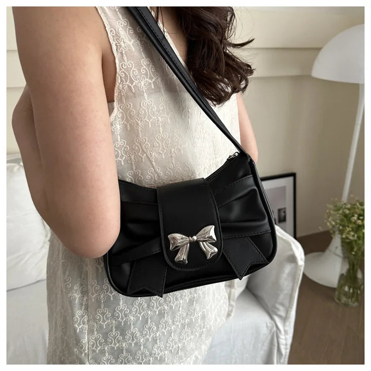 Marbelle Casual Elegance — Bolso bajo el brazo con diseño sofisticado, ligero y práctico para uso diario y salidas nocturnas