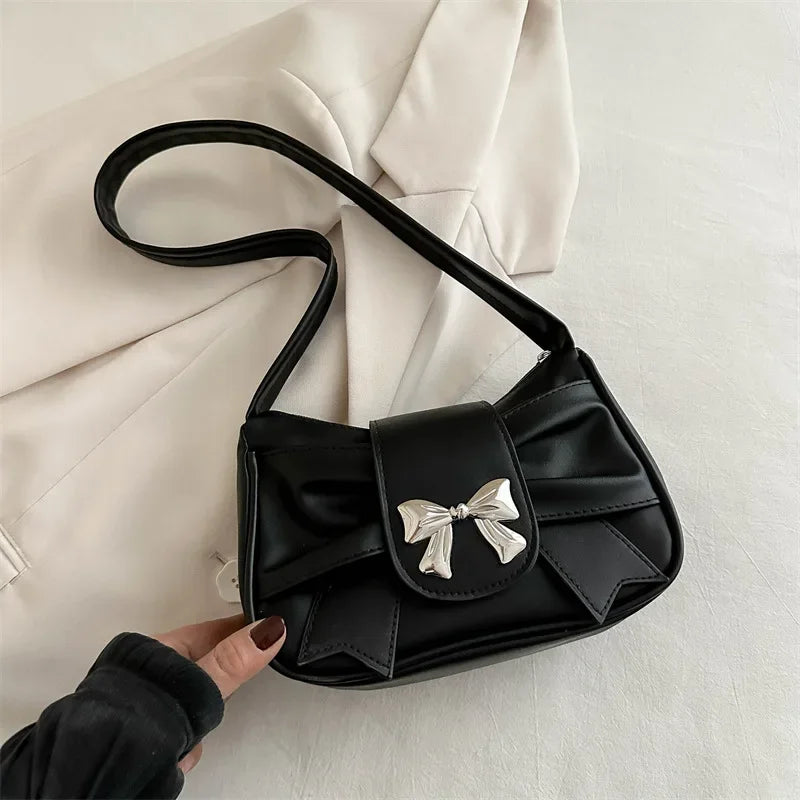Marbelle Casual Elegance — Bolso bajo el brazo con diseño sofisticado, ligero y práctico para uso diario y salidas nocturnas