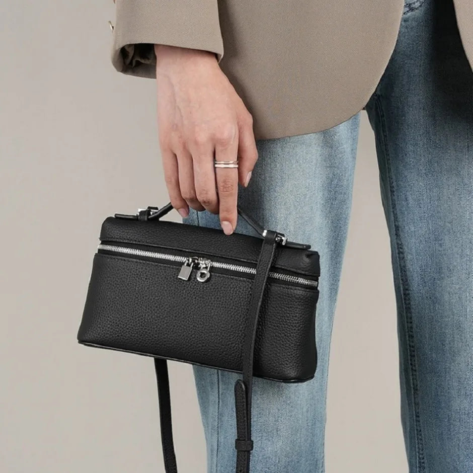 Lychelle Mini Luxe Bag — Bolso mini tipo “lunch box” con textura de grano lichi, diseño elegante y moderno, ideal para looks sofisticados y uso diario