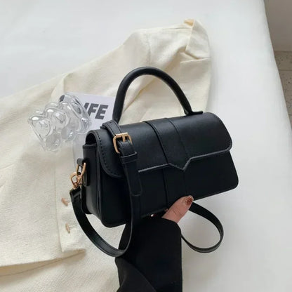 Bolso Aura Vintage-Inspirado en la elegancia clásica, este bolso aporta un toque refinado y femenino a cualquier ocasión. Ideal para quienes aman el estilo atemporal.