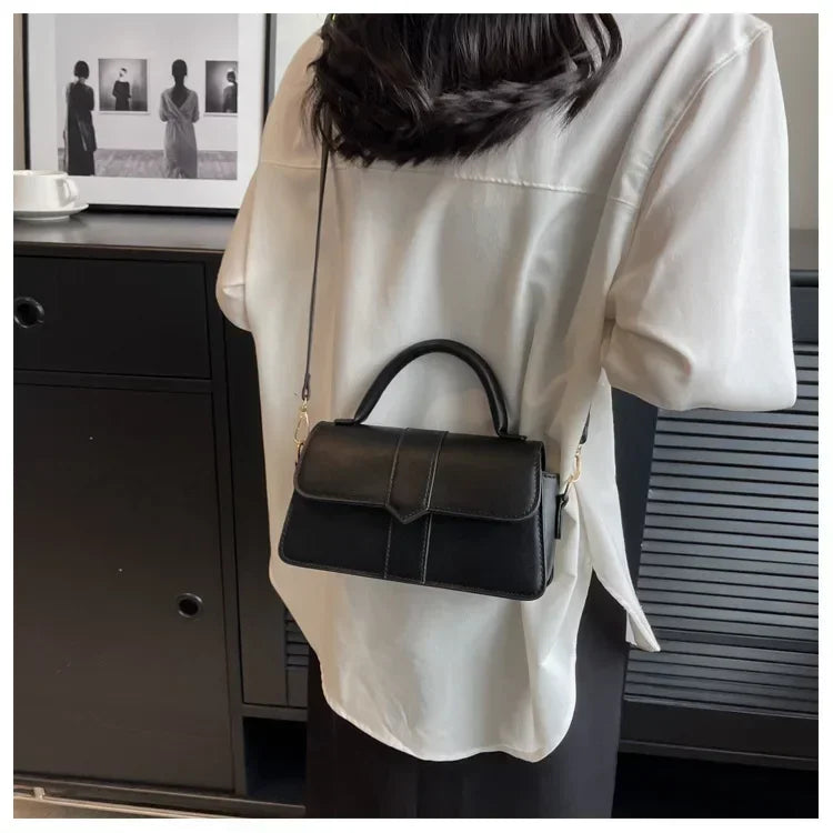 Bolso Aura Vintage-Inspirado en la elegancia clásica, este bolso aporta un toque refinado y femenino a cualquier ocasión. Ideal para quienes aman el estilo atemporal.