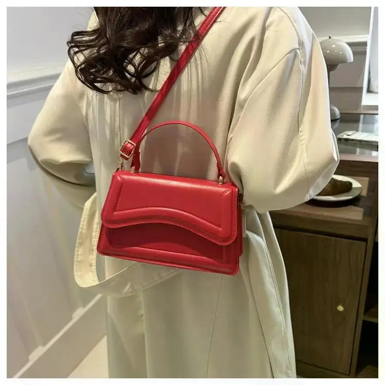 Bolso Aura de Lujo-Un bolso elegante y funcional que transmite exclusividad, confianza y buen gusto en cada detalle.
