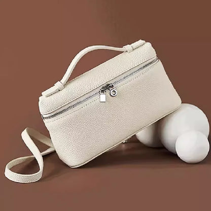 Lychelle Mini Luxe Bag — Bolso mini tipo “lunch box” con textura de grano lichi, diseño elegante y moderno, ideal para looks sofisticados y uso diario