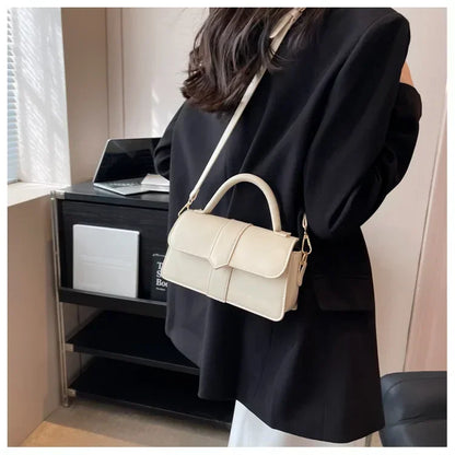 Bolso Aura Vintage-Inspirado en la elegancia clásica, este bolso aporta un toque refinado y femenino a cualquier ocasión. Ideal para quienes aman el estilo atemporal.