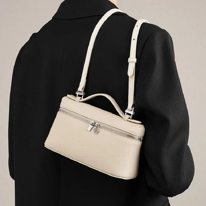 Lychelle Mini Luxe Bag — Bolso mini tipo “lunch box” con textura de grano lichi, diseño elegante y moderno, ideal para looks sofisticados y uso diario