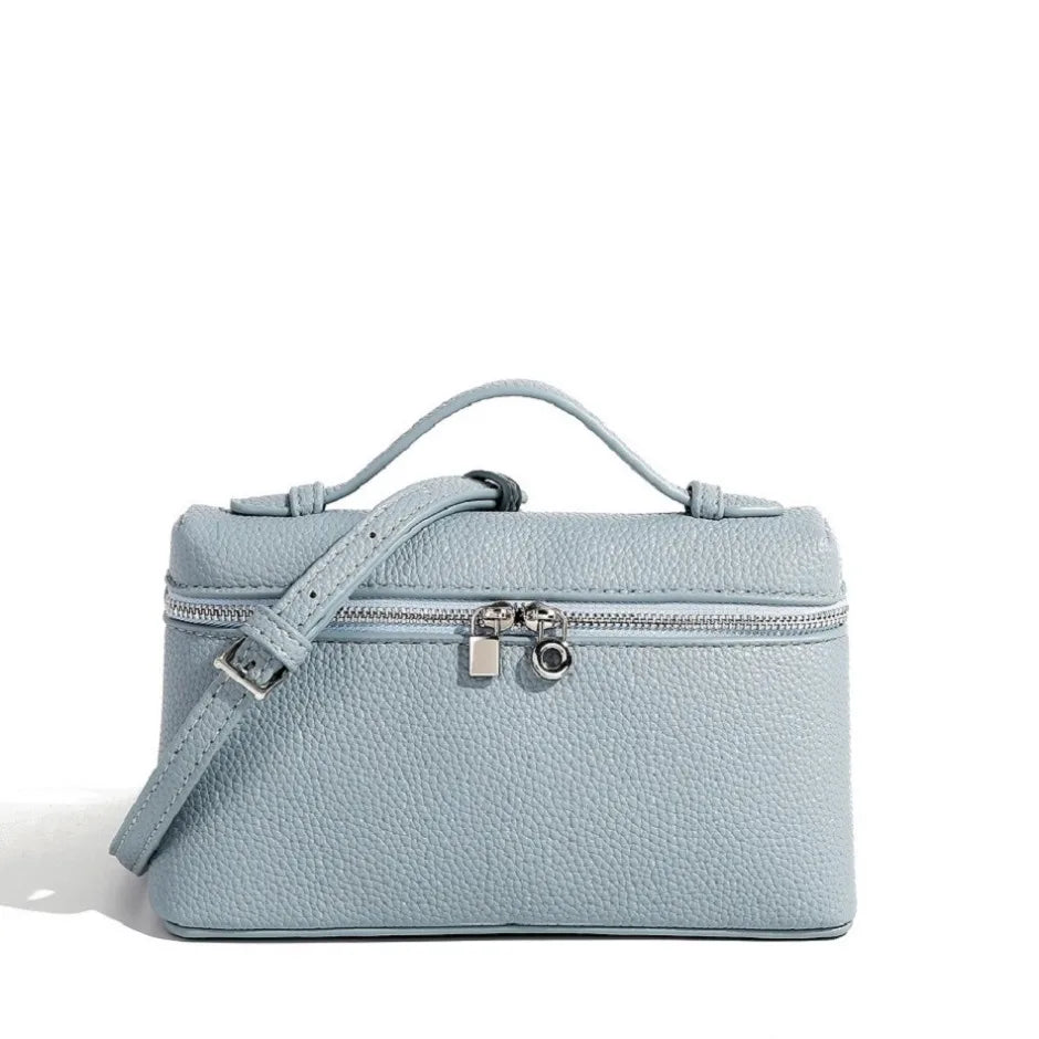 Lychelle Mini Luxe Bag — Bolso mini tipo “lunch box” con textura de grano lichi, diseño elegante y moderno, ideal para looks sofisticados y uso diario