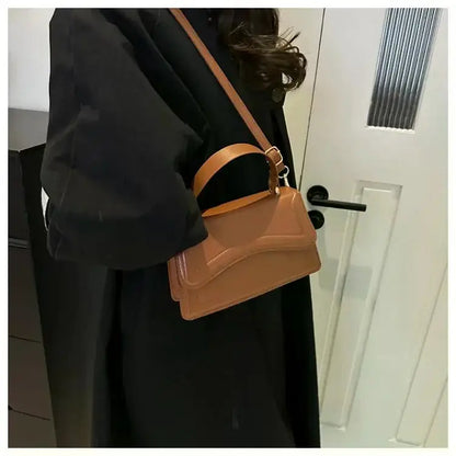 Bolso Aura de Lujo-Un bolso elegante y funcional que transmite exclusividad, confianza y buen gusto en cada detalle.