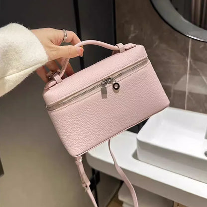Lychelle Mini Luxe Bag — Bolso mini tipo “lunch box” con textura de grano lichi, diseño elegante y moderno, ideal para looks sofisticados y uso diario