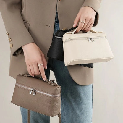 Lychelle Mini Luxe Bag — Bolso mini tipo “lunch box” con textura de grano lichi, diseño elegante y moderno, ideal para looks sofisticados y uso diario