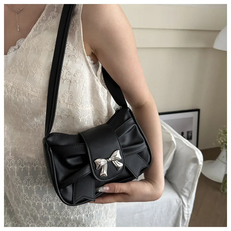 Marbelle Casual Elegance — Bolso bajo el brazo con diseño sofisticado, ligero y práctico para uso diario y salidas nocturnas