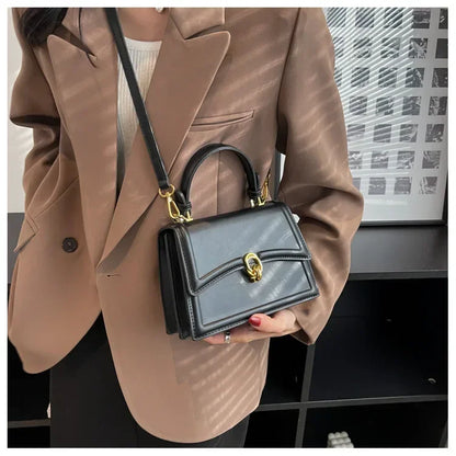 Bolso Aura Vintage-Inspirado en la elegancia clásica, este bolso aporta un toque refinado y femenino a cualquier ocasión. Ideal para quienes aman el estilo atemporal.